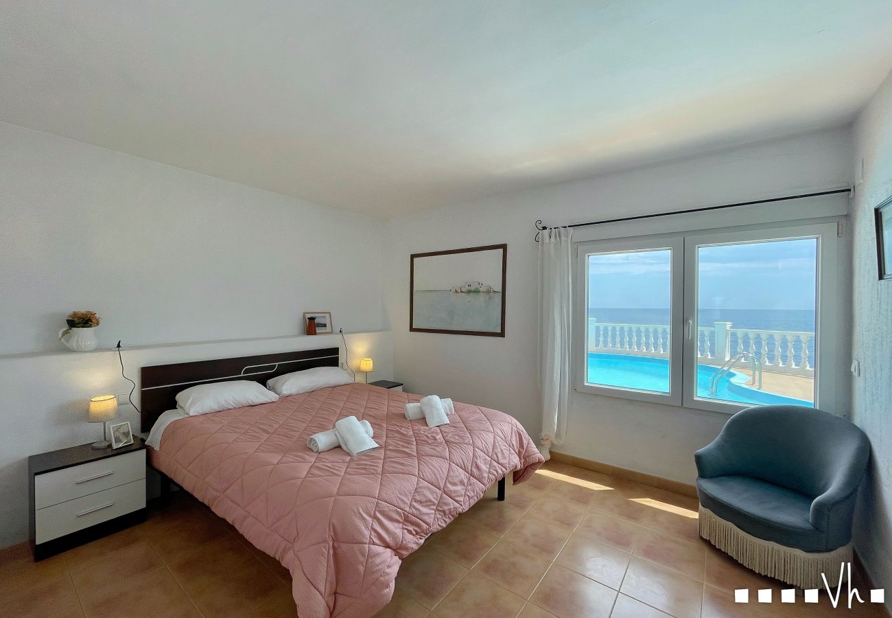 Villa en Benissa - MARINA BALADRAR - Villa en primera linea con acceso directo a la Cala Baladrar, Benissa 