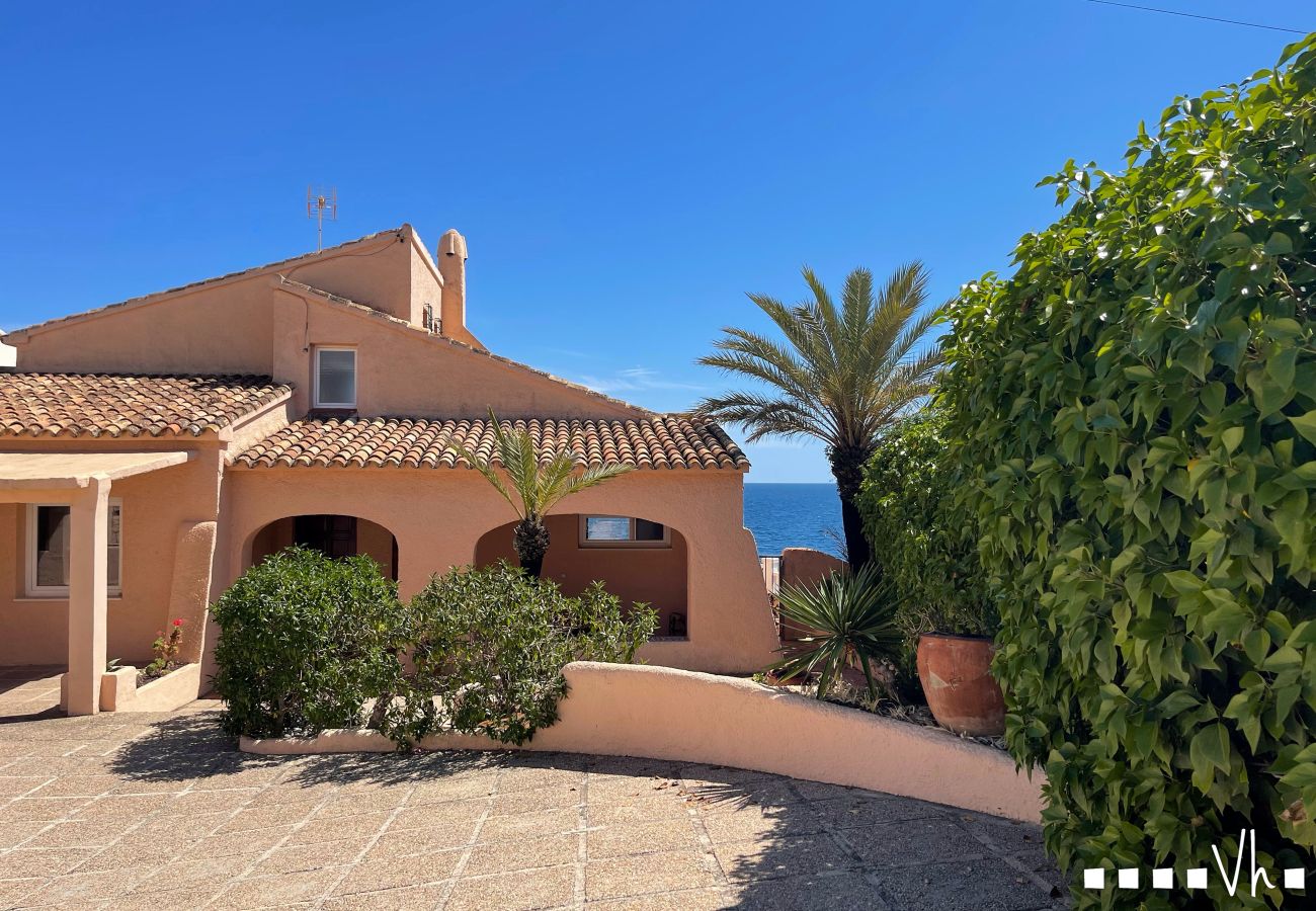 Villa en Benissa - MARINA BALADRAR - Villa en primera linea con acceso directo a la Cala Baladrar, Benissa 