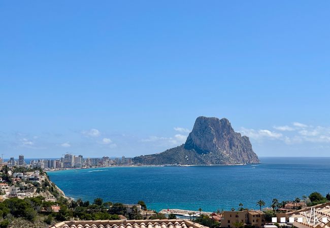 Casa adosada en Calpe - Adosado MARYVILLA en Calpe &ndash; 3 dormitorios, vistas al mar, 2 terrazas, barbacoa, aire acondicionado y wifi