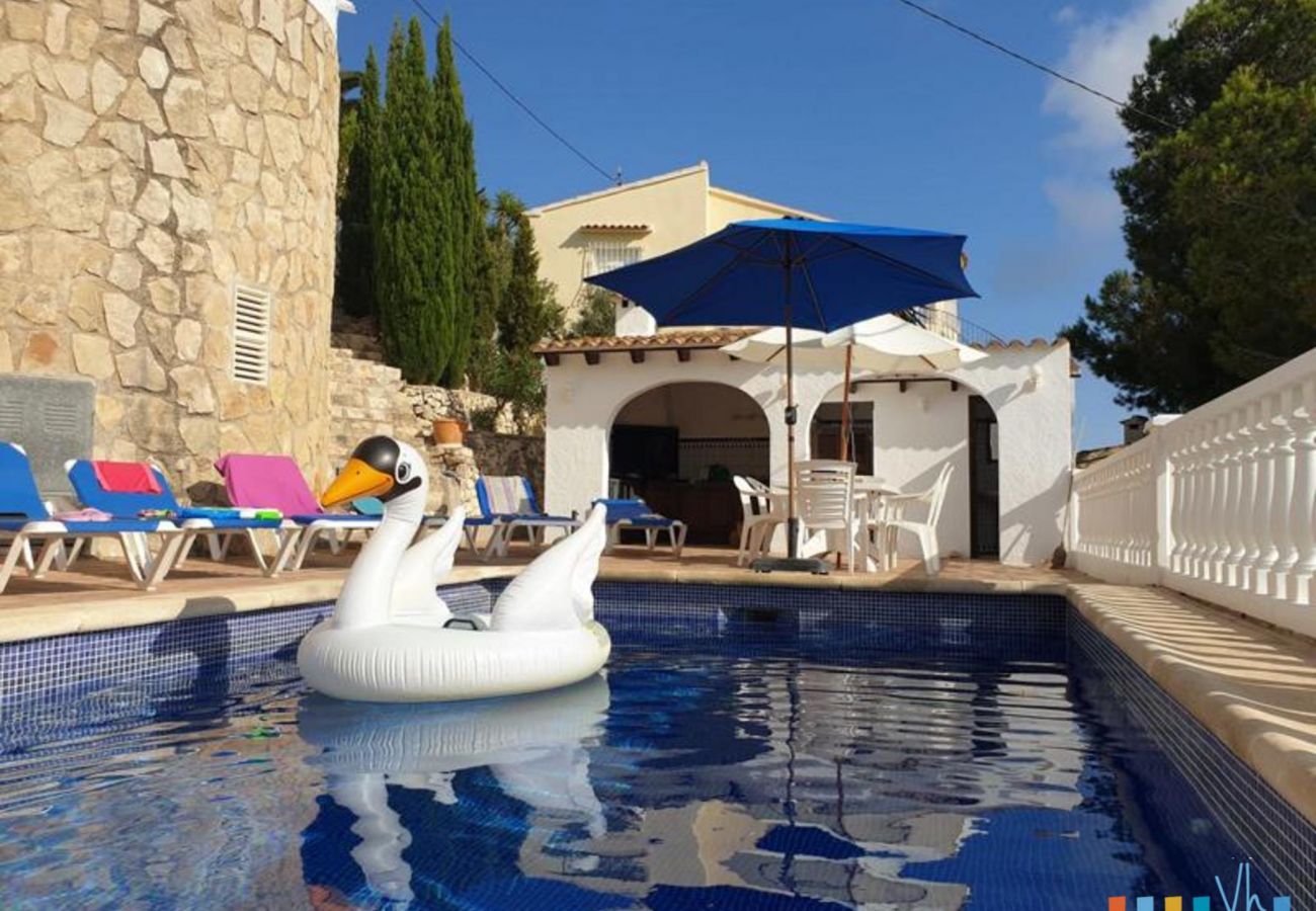 Villa con piscina privada para 6 personas con espectaculares vista al mar. Disfruta tus vacaciones aqui en esta fantástica villa