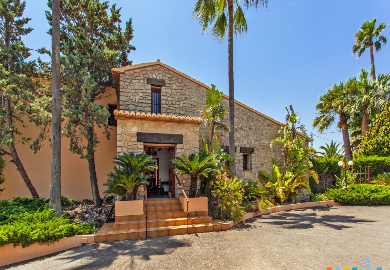 Villa en Benissa - COLISEO - Espectacular villa rústica para 8 personas en Benissa 
