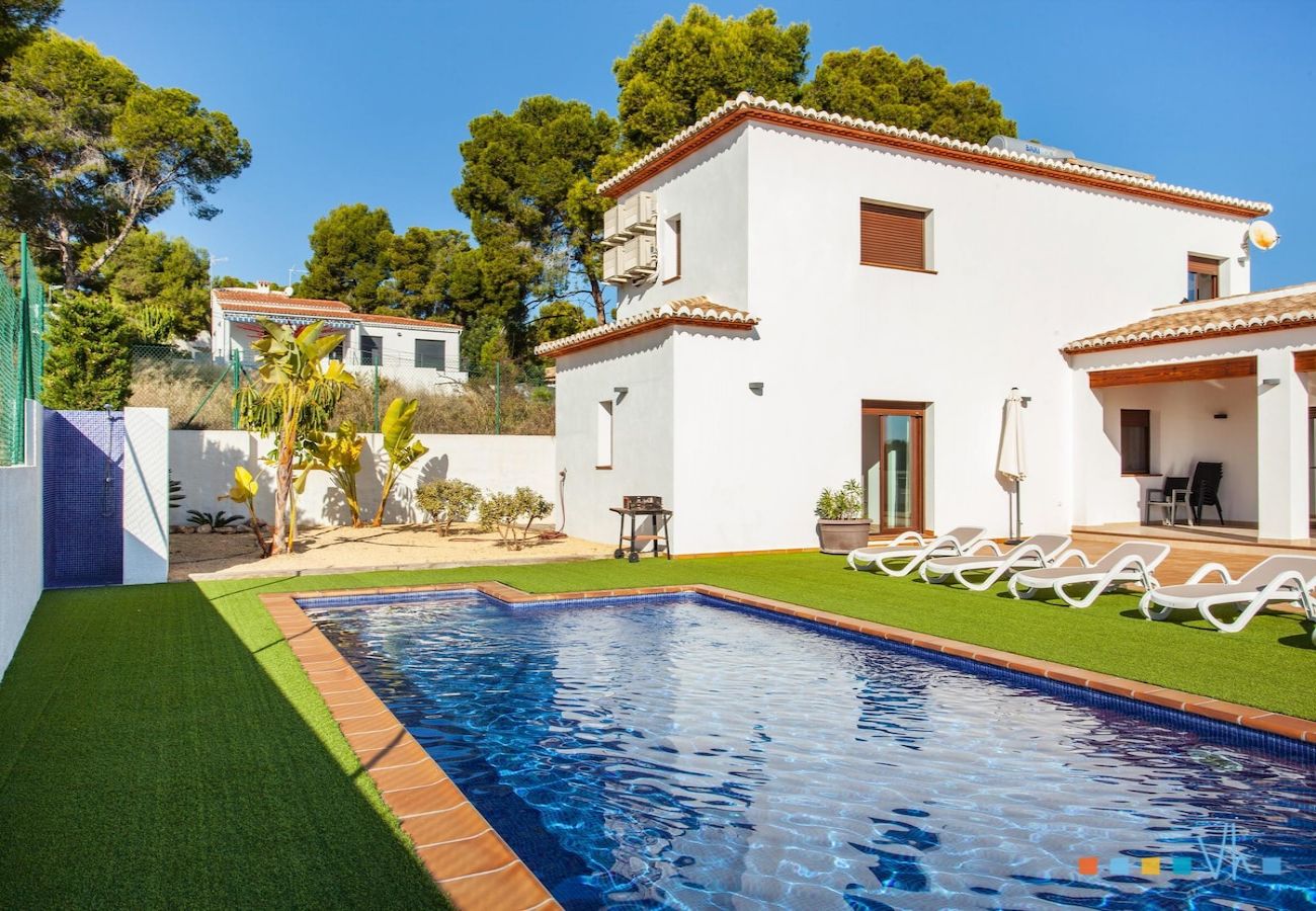 Villa en Benissa - PINETS - Preciosa villa con piscina y vistas al mar a solo 700 metros de la Cala Pinets de Benissa 