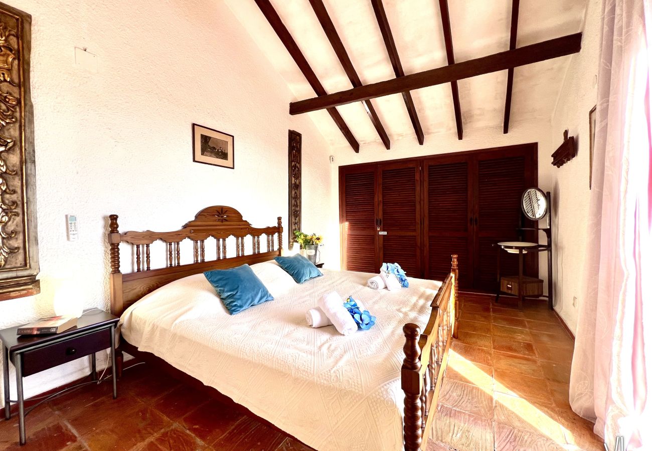 Villa en Moraira - TRES PALMERAS -Villa rústica con fantásticas vistas al mar 
