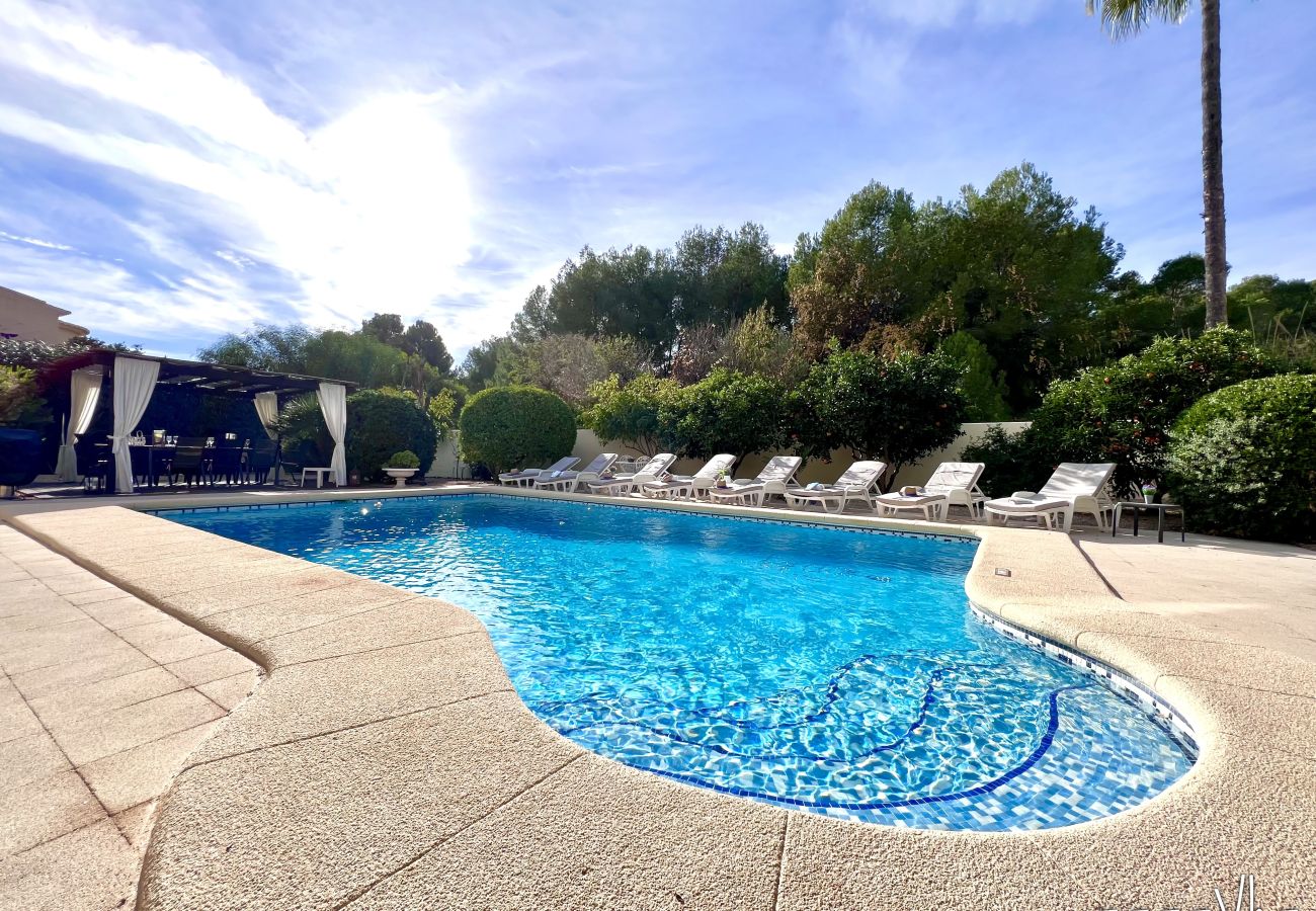 Villa en Benissa - FLORES- Encantadora villa  en Benissa con piscina privada.