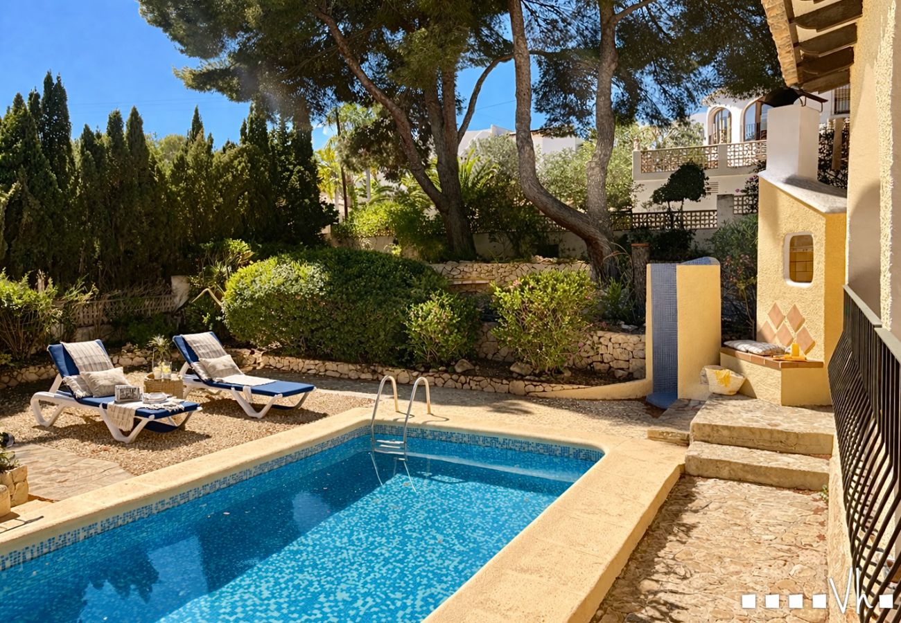 Villa en Moraira - Villa RODRIGANDA en Moraira – 3 dormitorios, piscina privada, a 700 m de la playa El Portet, aire acondicionado y wifi