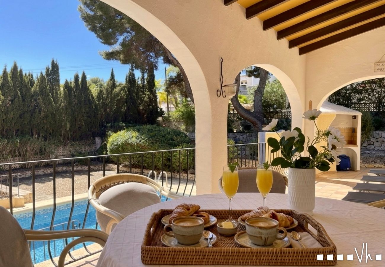 Villa en Moraira - Villa RODRIGANDA en Moraira – 3 dormitorios, piscina privada, a 700 m de la playa El Portet, aire acondicionado y wifi