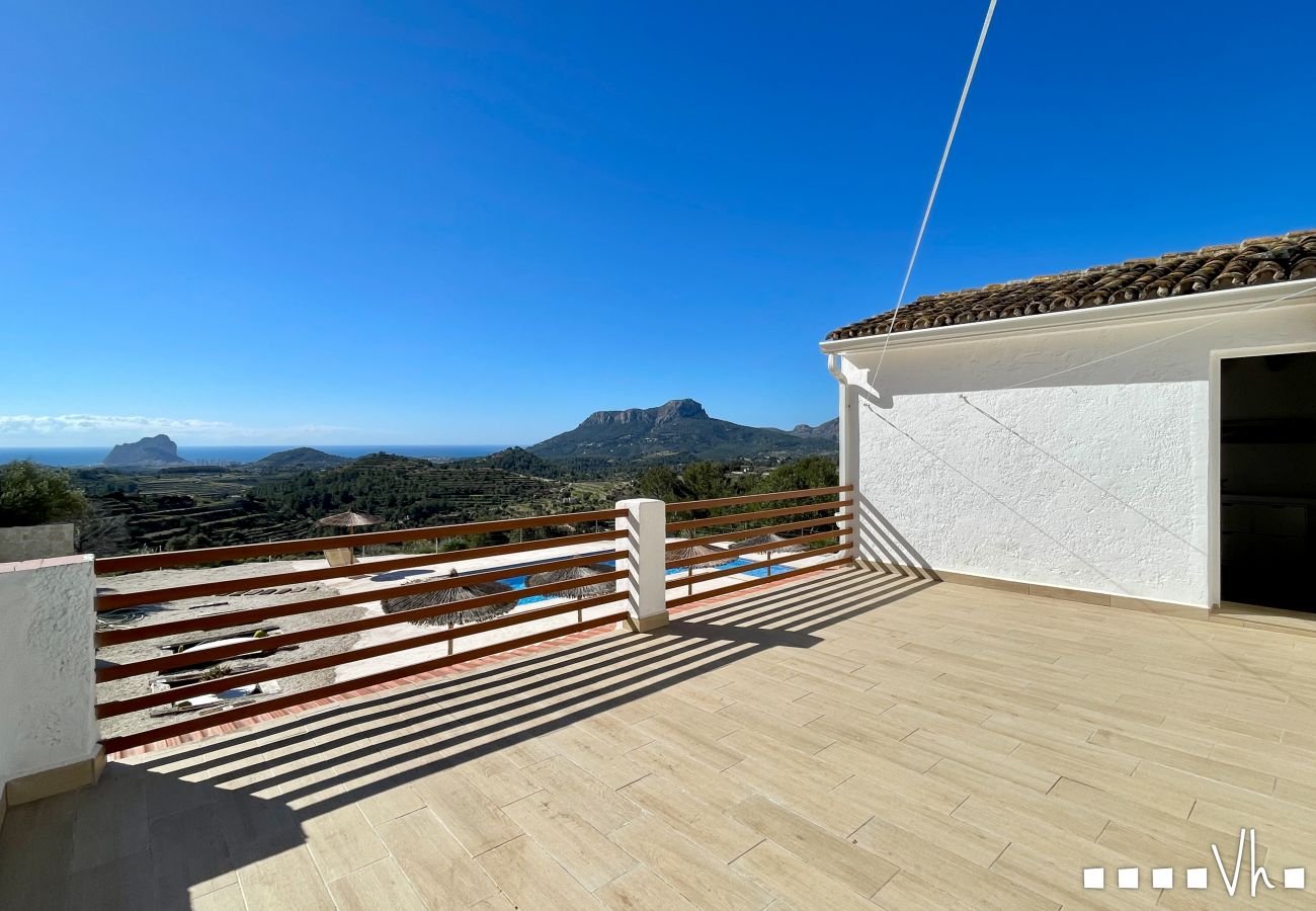Casa rural en Benissa - Villa MATIMI en Benissa – Casa rural con piscina, terraza con vistas, cargador para coches eléctricos y entorno tranquilo