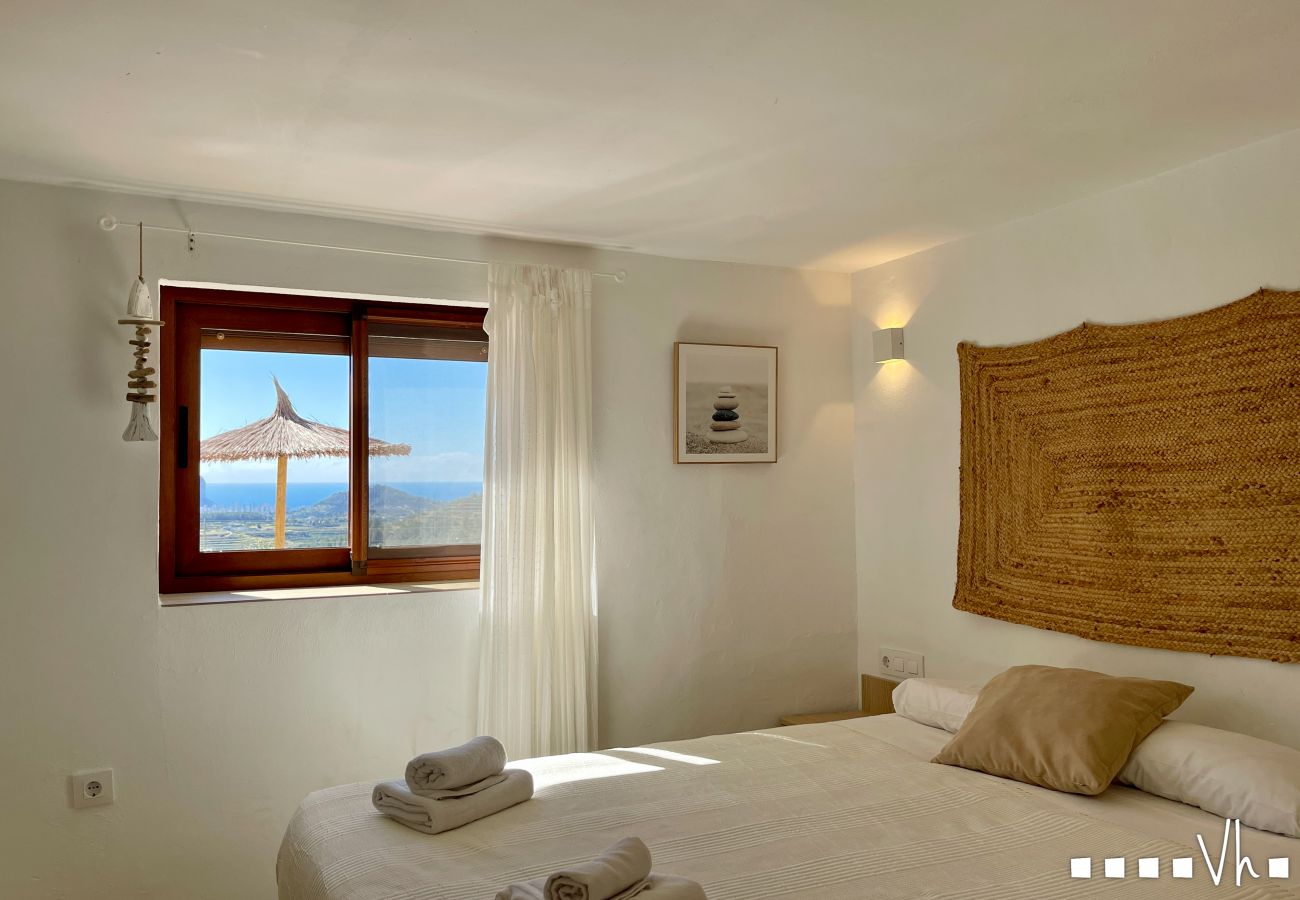 Casa rural en Benissa - Villa MATIMI en Benissa – Casa rural con piscina, terraza con vistas, cargador para coches eléctricos y entorno tranquilo