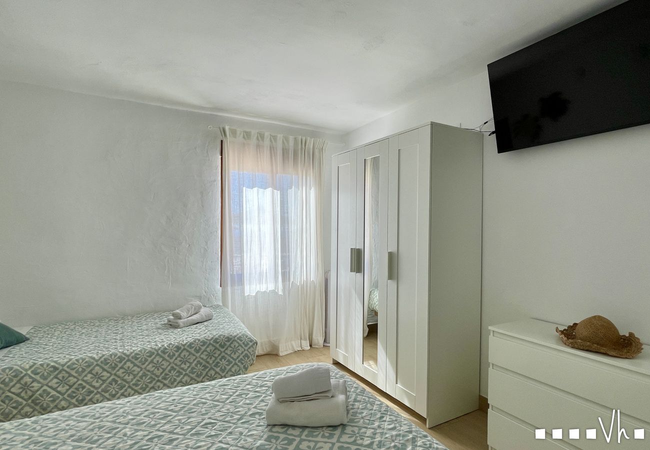 Casa rural en Benissa - Villa MATIMI en Benissa – Casa rural con piscina, terraza con vistas, cargador para coches eléctricos y entorno tranquilo