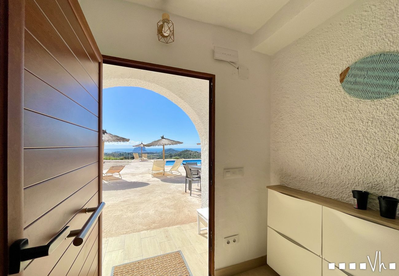 Casa rural en Benissa - Villa MATIMI en Benissa – Casa rural con piscina, terraza con vistas, cargador para coches eléctricos y entorno tranquilo