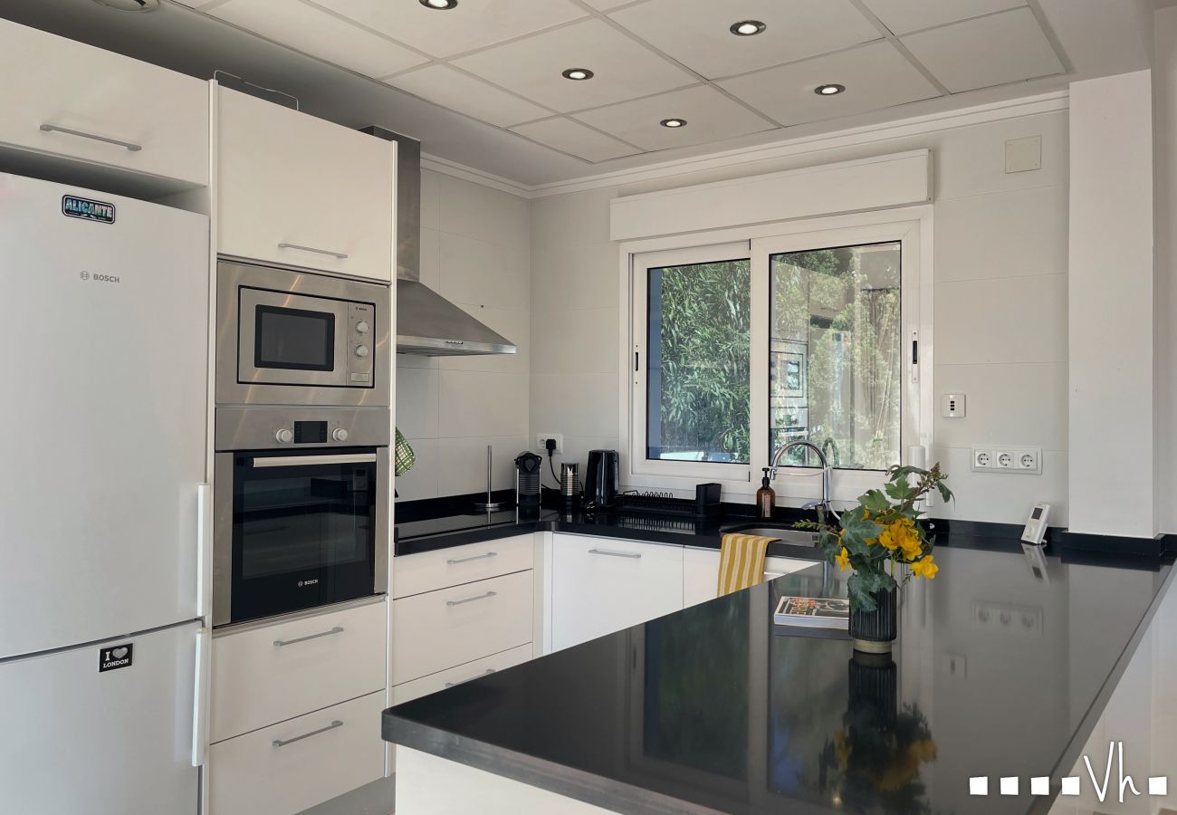 Villa en Benissa - Villa de lujo contemporáneo en Benissa para 8 personas · Piscina privada, A/C y vistas panorámicas  · Dream House