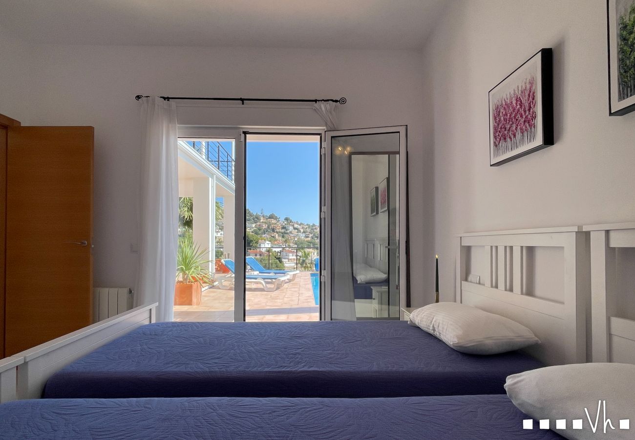 Villa en Benissa - Villa de lujo contemporáneo en Benissa para 8 personas · Piscina privada, A/C y vistas panorámicas  · Dream House