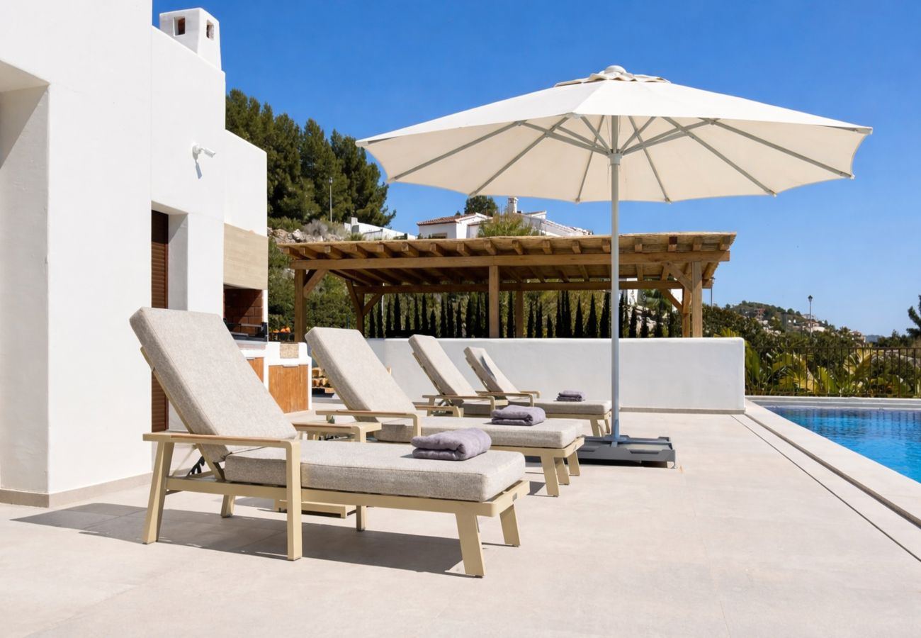 Villa en Pedreguer - Villa moderna para 6  con piscina privada y vistas a la montaña -  LA OKSANA 