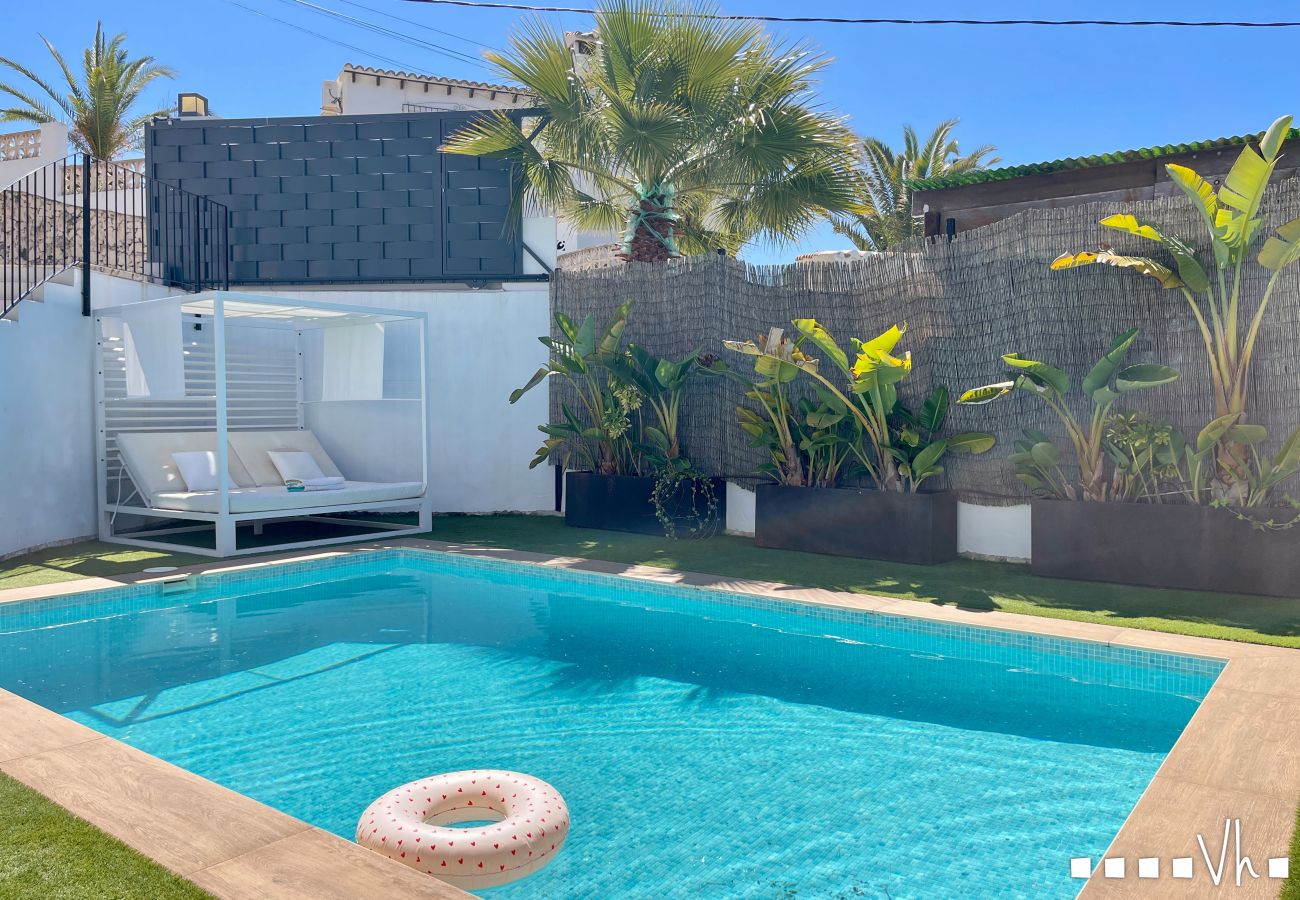 Villa en Teulada - Elegante Villa en Moraira para 6, Piscina Privada y Cercanía al Pueblo - ALMARE