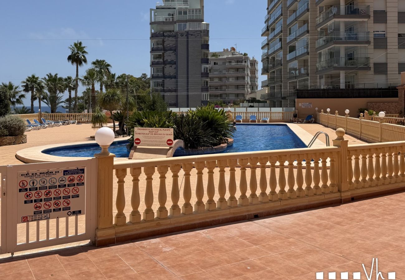 Apartamento en Calpe - Apartamento en primera línea en Calpe con vistas al mar y piscina - CLAUDIA