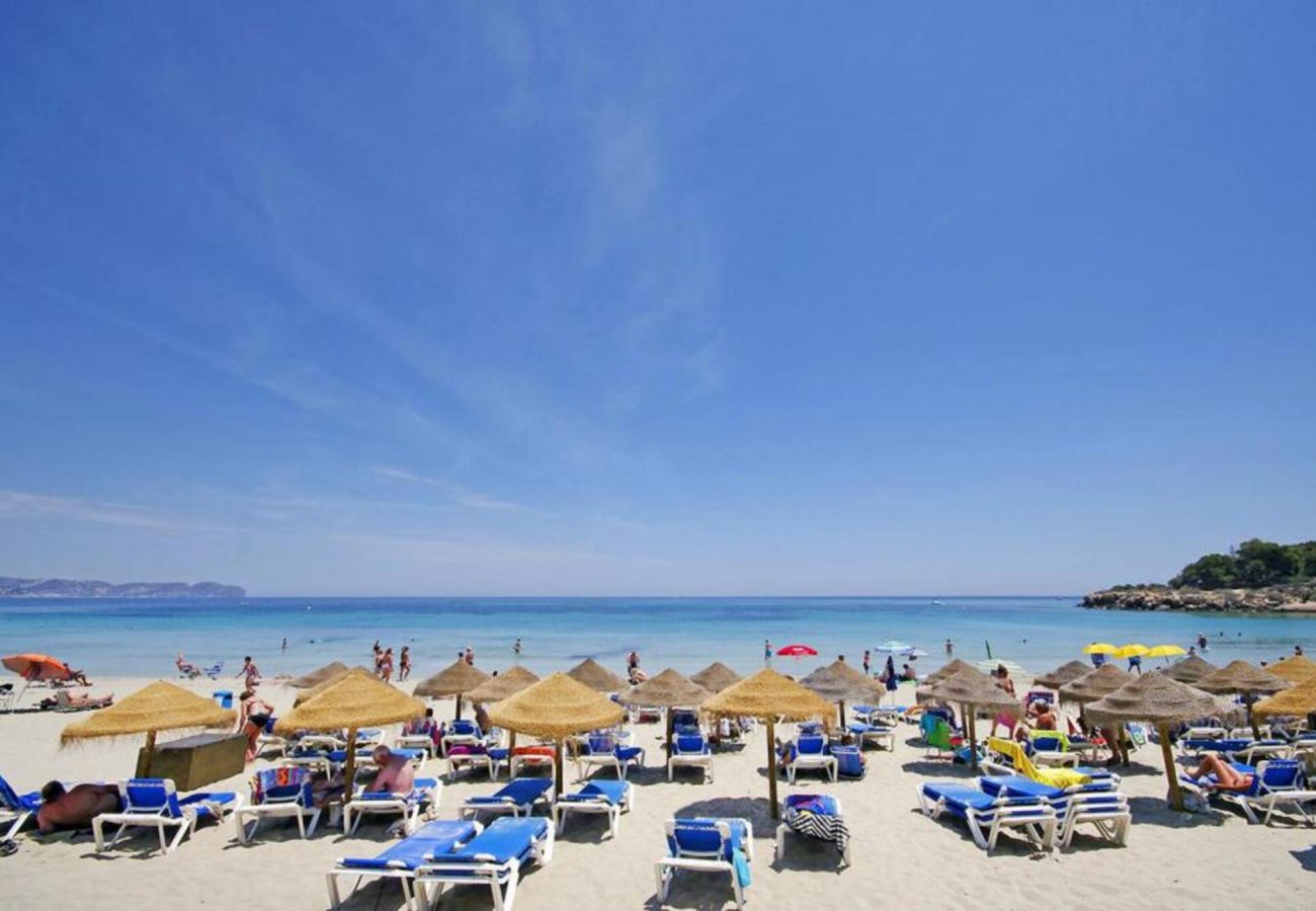 Apartamento en Calpe - Apartamento en primera línea en Calpe con vistas al mar y piscina - CLAUDIA