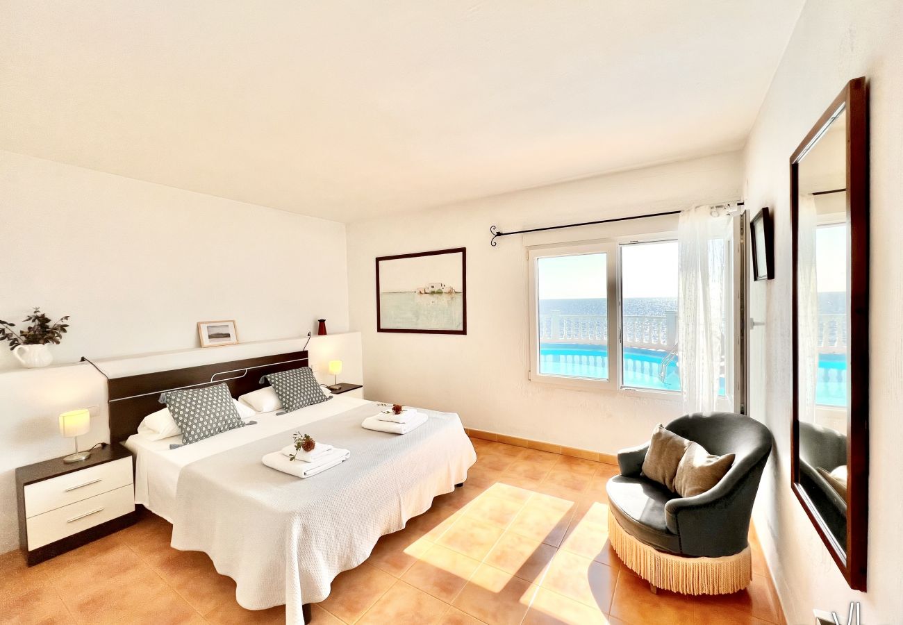 Villa in Benissa - MARINA BALADRAR - Villa in erster Meereslinie mit direktem Zugang zum Strand von Baladrar, Benissa