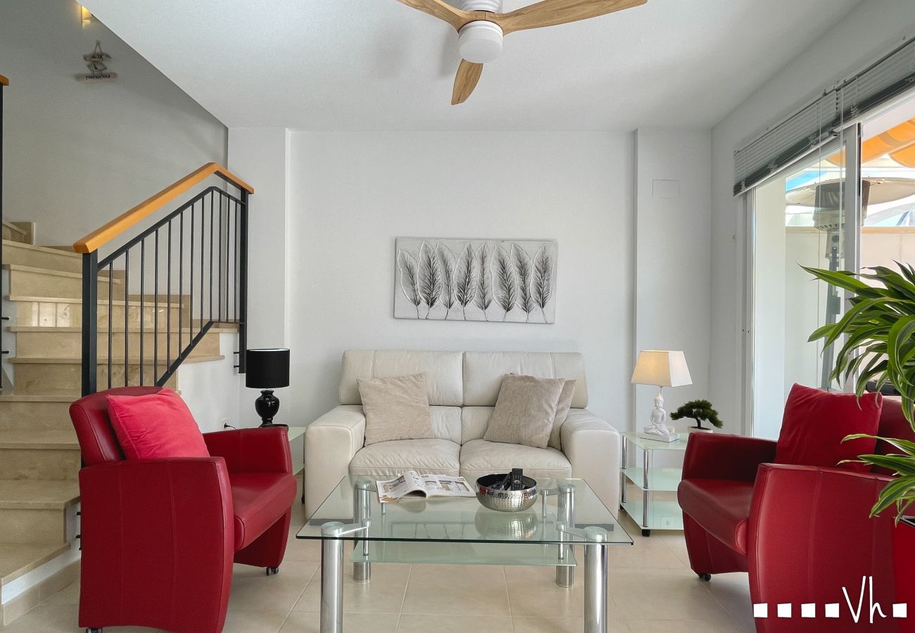 Doppelhaushälfte in Calpe / Calp - Reihenhaus MARYVILLA in Calpe &ndash; 3 Schlafzimmer, Meerblick, 2 Terrassen, Grill, Klimaanlage und WLAN
