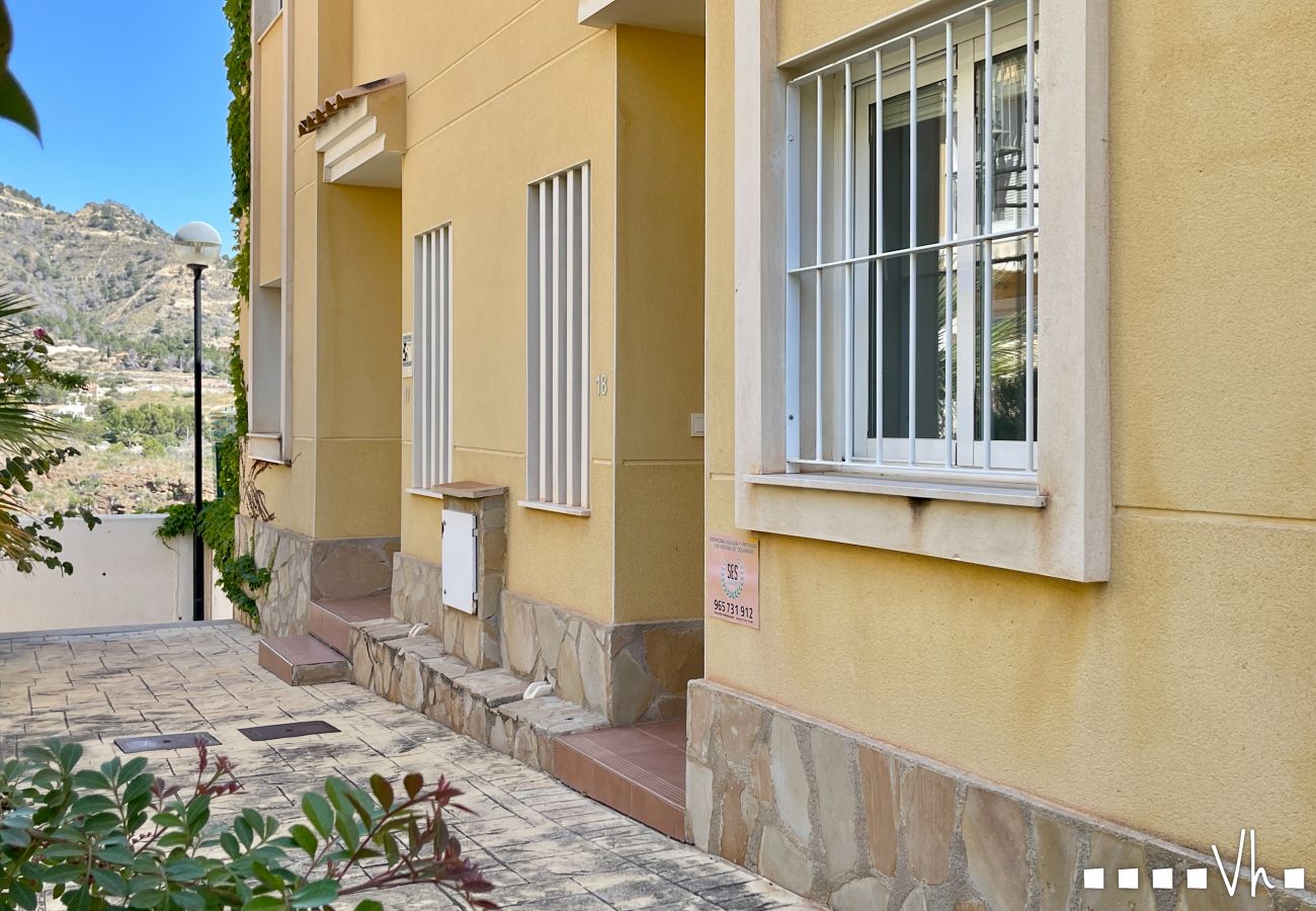 Doppelhaushälfte in Calpe / Calp - Reihenhaus MARYVILLA in Calpe &ndash; 3 Schlafzimmer, Meerblick, 2 Terrassen, Grill, Klimaanlage und WLAN