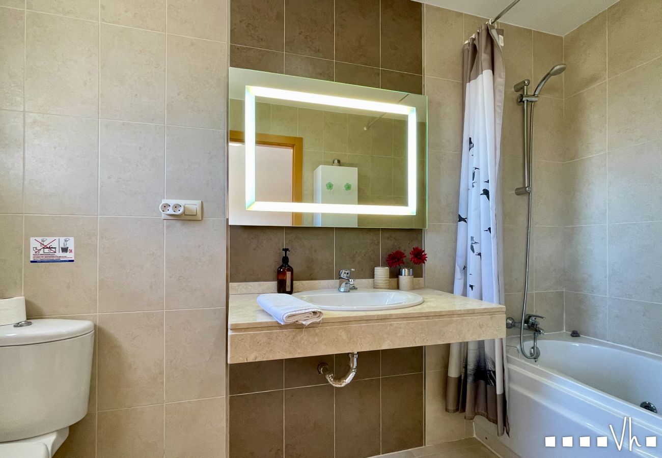 Doppelhaushälfte in Calpe / Calp - Reihenhaus MARYVILLA in Calpe &ndash; 3 Schlafzimmer, Meerblick, 2 Terrassen, Grill, Klimaanlage und WLAN