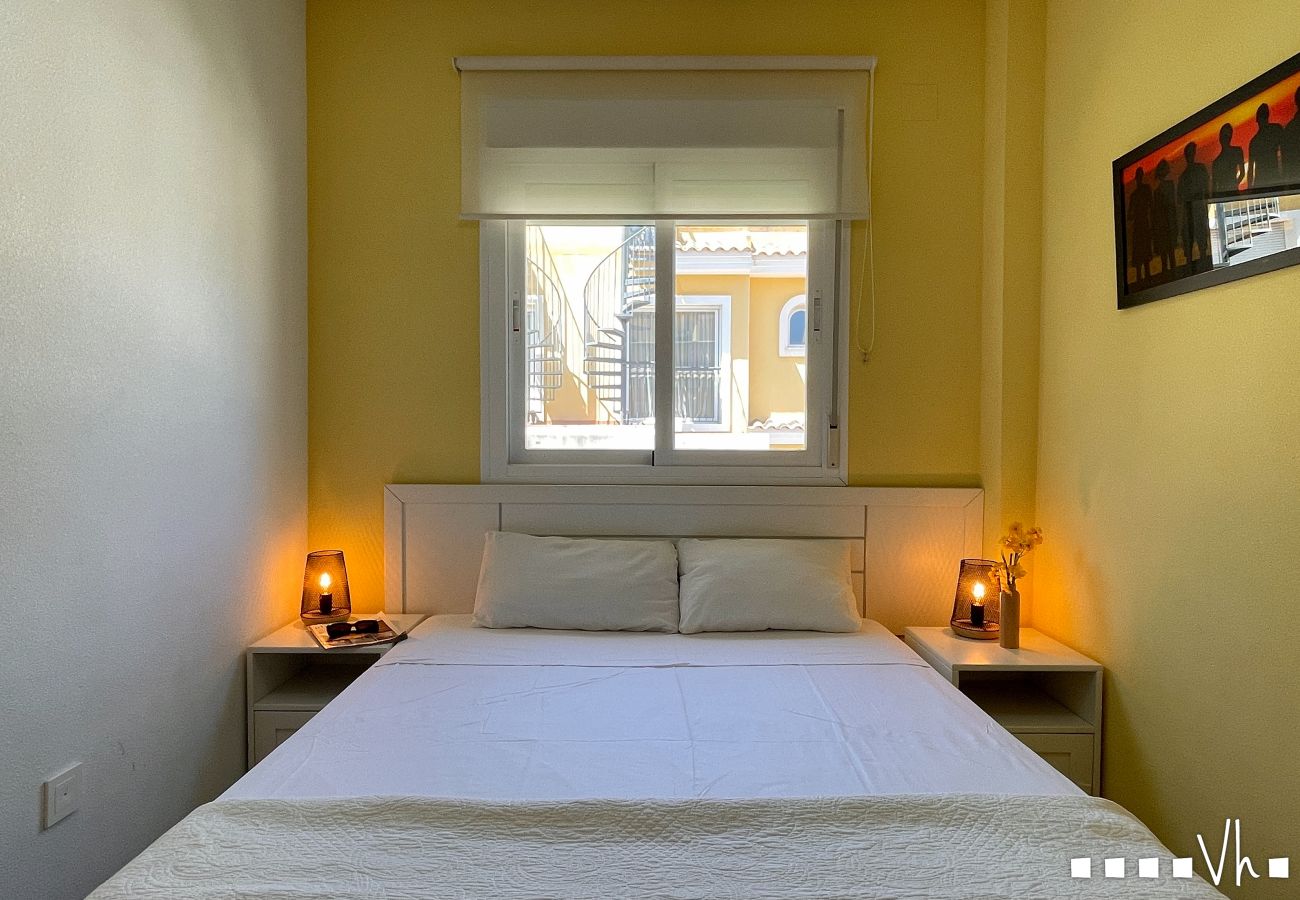 Doppelhaushälfte in Calpe / Calp - Reihenhaus MARYVILLA in Calpe &ndash; 3 Schlafzimmer, Meerblick, 2 Terrassen, Grill, Klimaanlage und WLAN