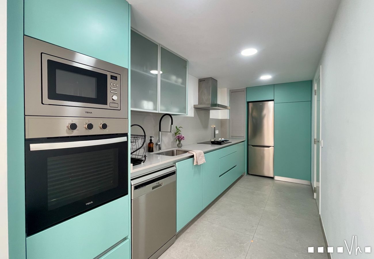 Ferienwohnung in Moraira - Apartment MILOS in Moraira – Für 4 Personen, 200 m vom Meer entfernt, Terrasse und Parkplatz inklusive