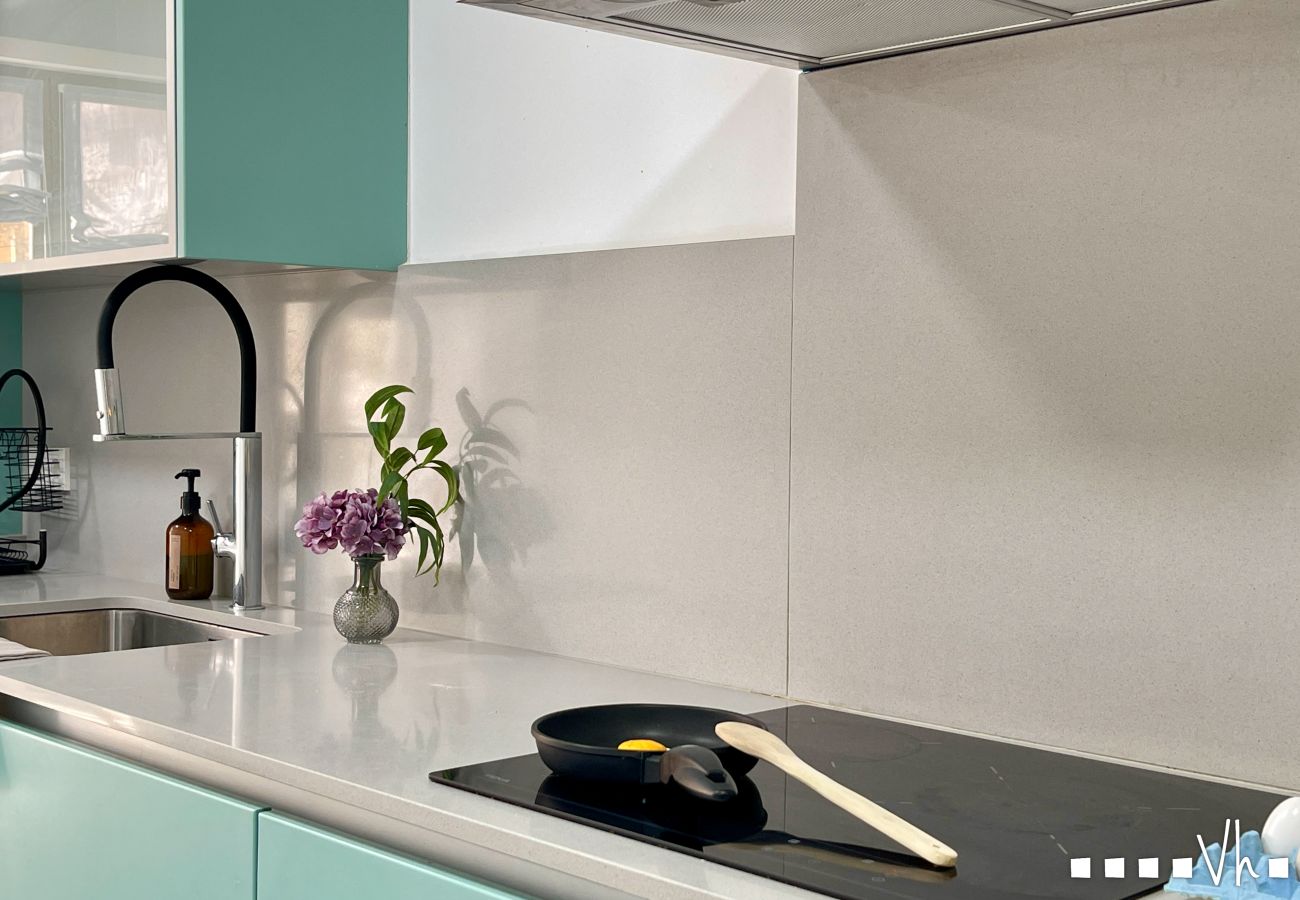 Ferienwohnung in Moraira - Apartment MILOS in Moraira – Für 4 Personen, 200 m vom Meer entfernt, Terrasse und Parkplatz inklusive