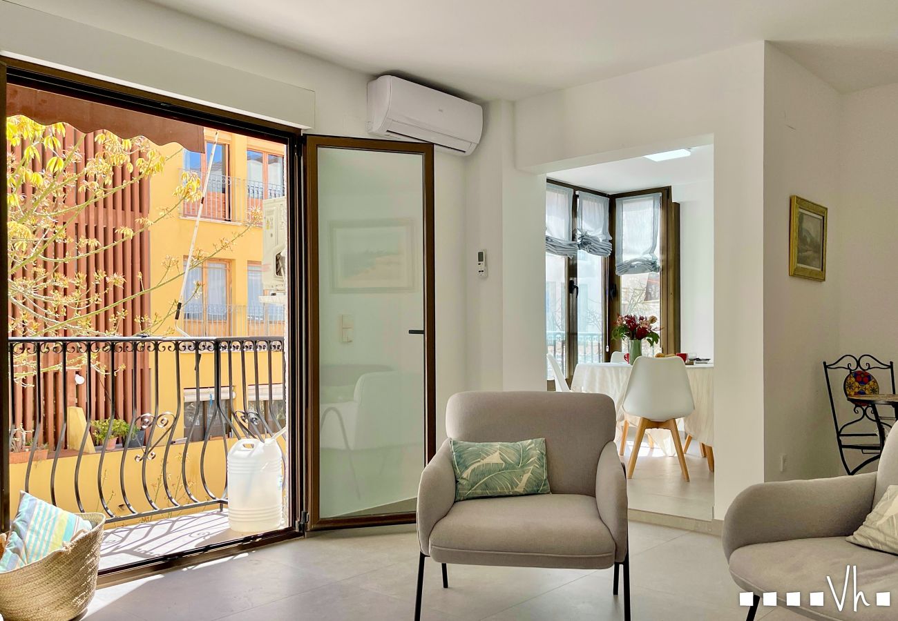 Ferienwohnung in Moraira - Apartment MILOS in Moraira – Für 4 Personen, 200 m vom Meer entfernt, Terrasse und Parkplatz inklusive