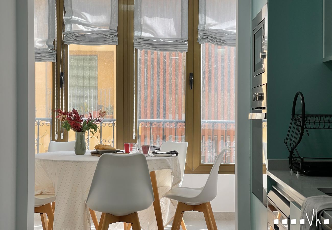 Ferienwohnung in Moraira - Apartment MILOS in Moraira – Für 4 Personen, 200 m vom Meer entfernt, Terrasse und Parkplatz inklusive