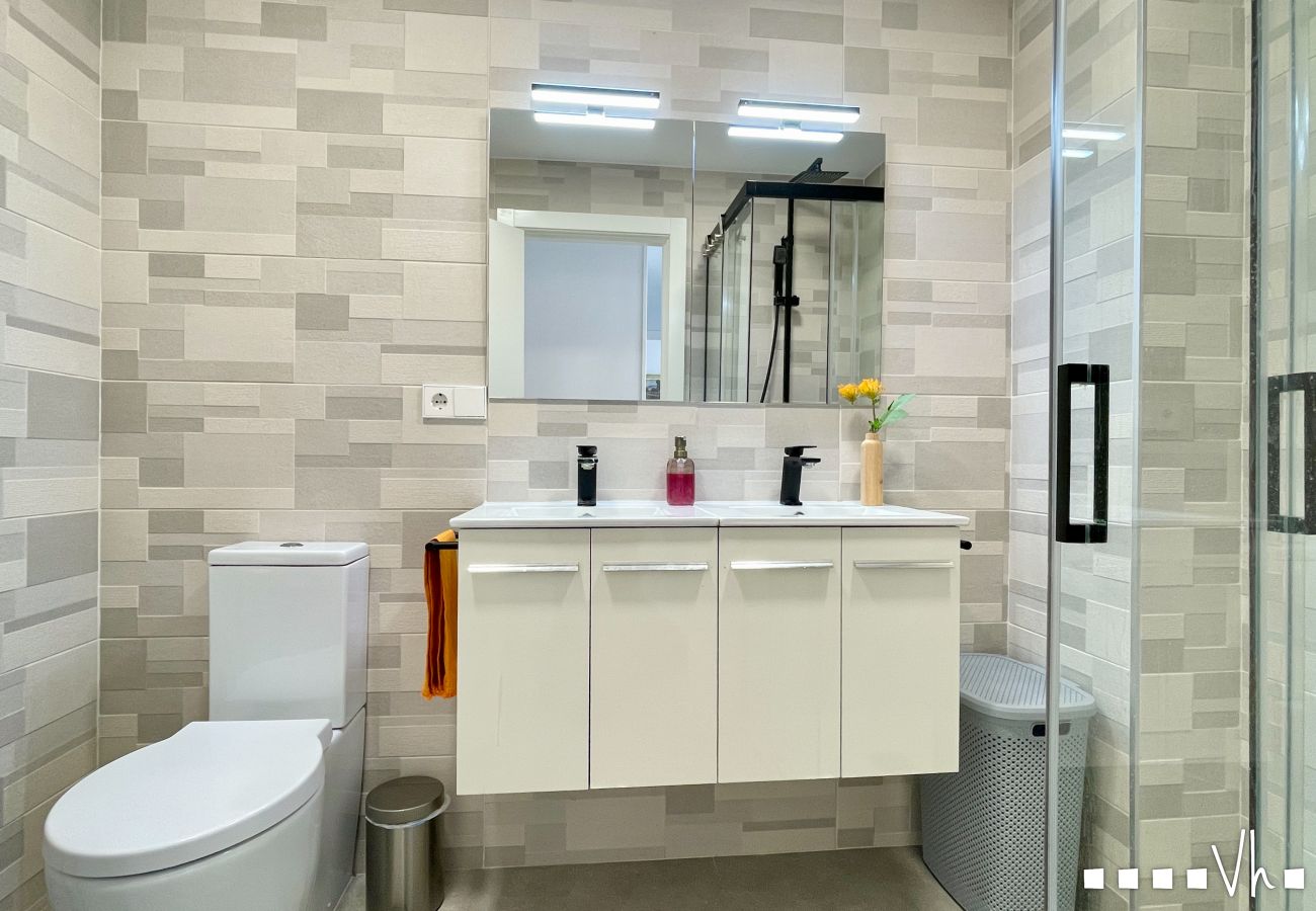 Ferienwohnung in Moraira - Apartment MILOS in Moraira – Für 4 Personen, 200 m vom Meer entfernt, Terrasse und Parkplatz inklusive