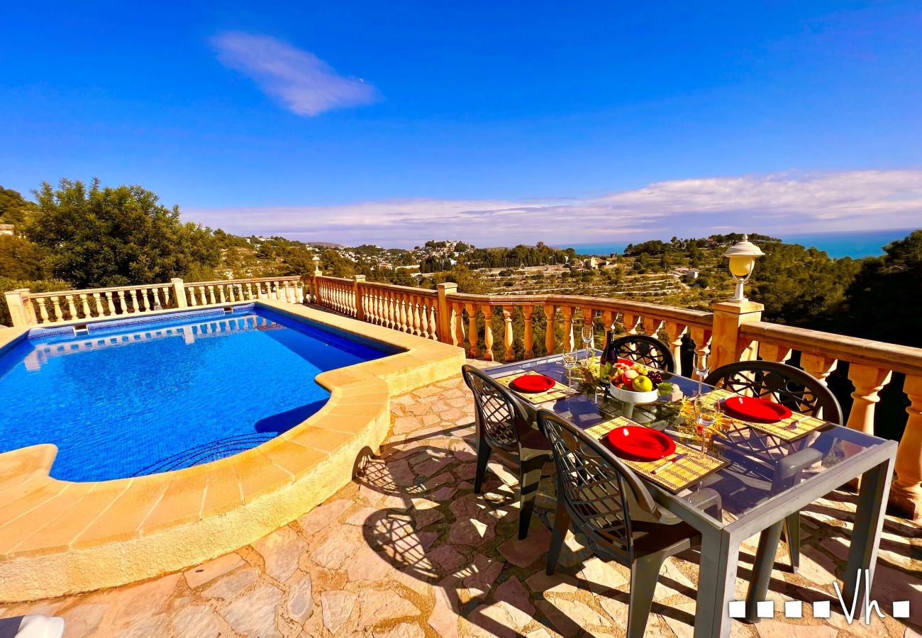 Gemütliche Ferienvilla mit privatem Pool und atemberaubendem Infinity-Blick in Benissa