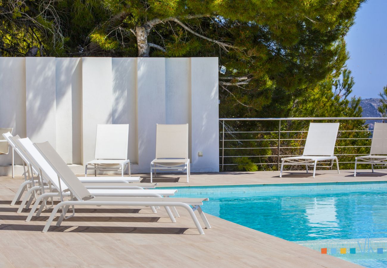 Villa in Moraira - BENIMUSLEM- Villa zu vermieten in Moraira mit einem spektakulären Infinity-Pool mit Meerblick.