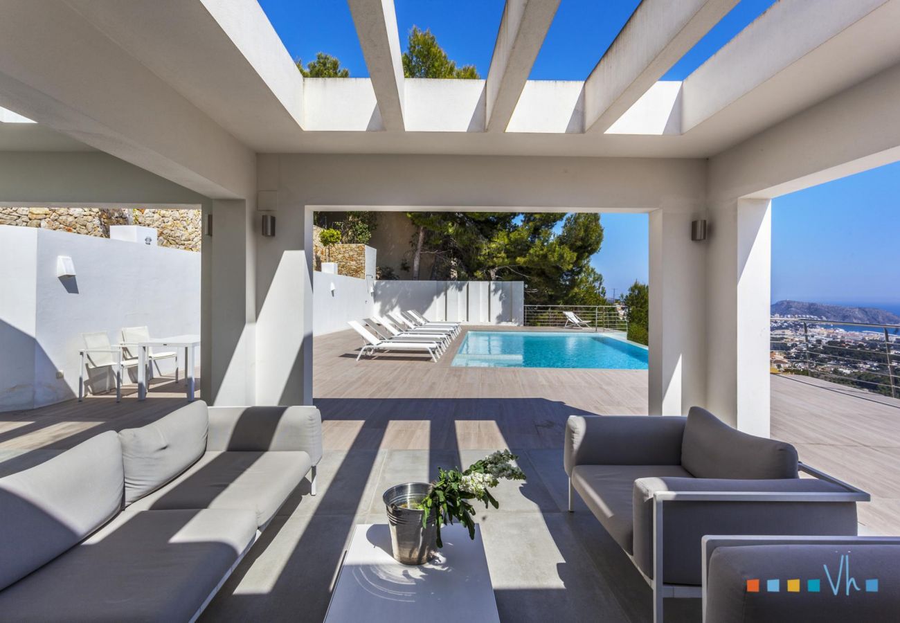 Villa in Moraira - BENIMUSLEM- Villa zu vermieten in Moraira mit einem spektakulären Infinity-Pool mit Meerblick.