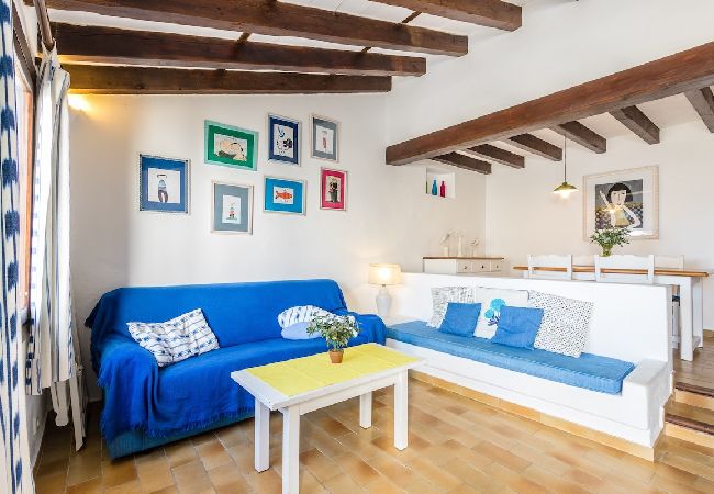 Ferienhaus in Cala Sant Vicenç -  Blue fisherman house 3 By home villas 360