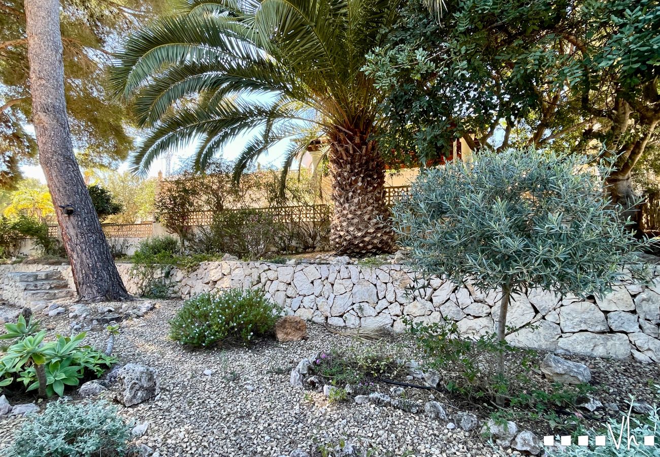 Villa in Moraira - Villa RODRIGANDA in Moraira – 3 Schlafzimmer, privater Pool, 700 m vom Strand El Portet entfernt, Klimaanlage und WLAN