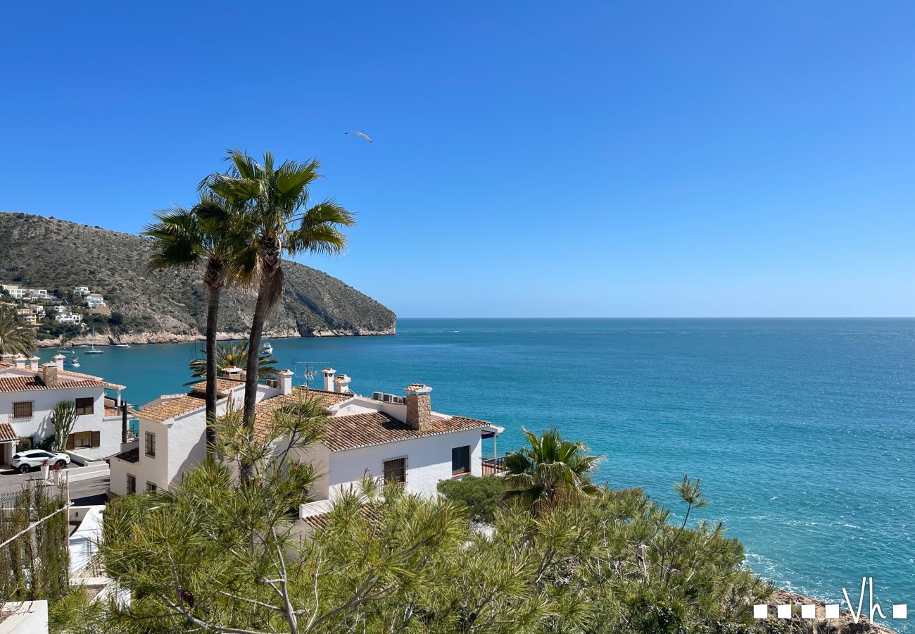 Villa in Moraira - Villa RODRIGANDA in Moraira – 3 Schlafzimmer, privater Pool, 700 m vom Strand El Portet entfernt, Klimaanlage und WLAN