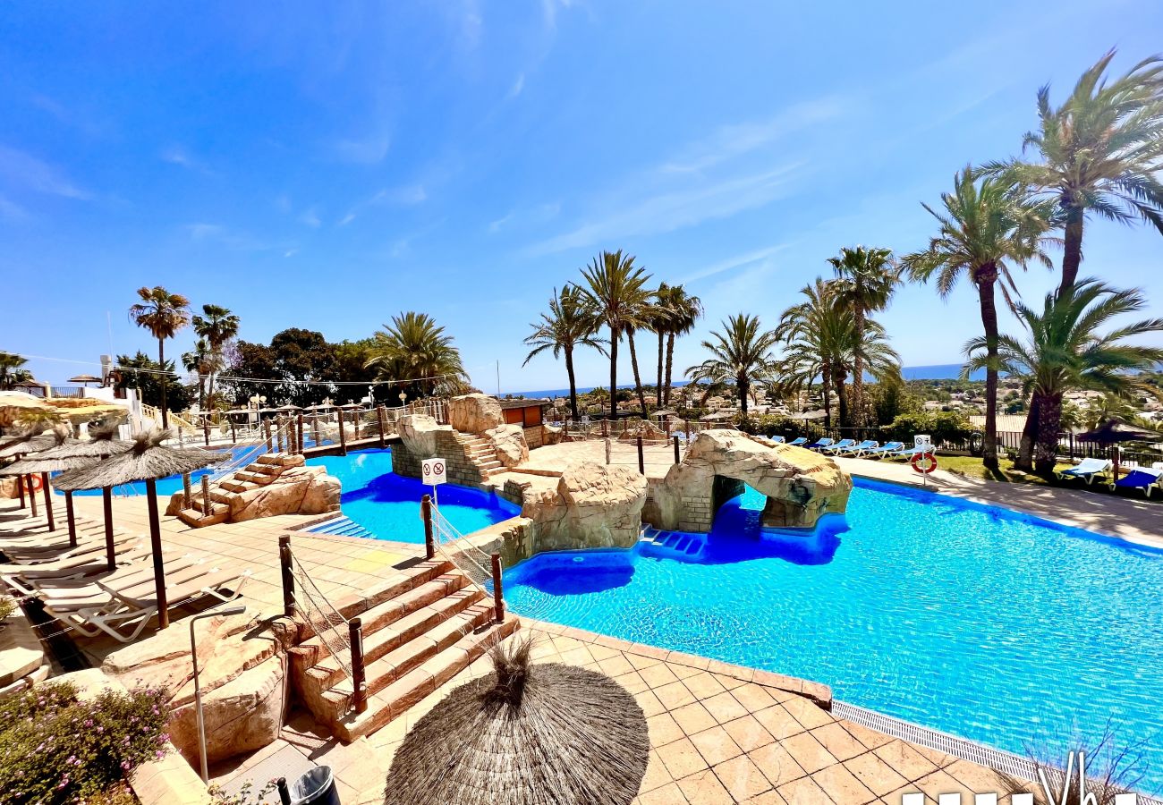  Ferienwohnung mit Gemeinschaftspool, Terrasse, Blick auf Calpe und kostenlosem WLAN.