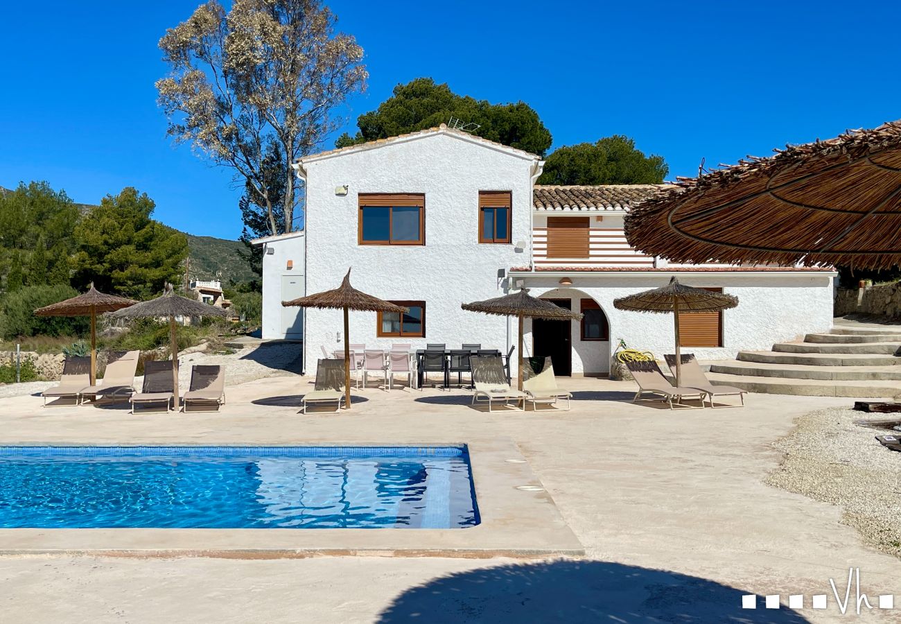 Landhaus in Benissa - Villa MATIMI in Benissa – Landhaus mit Pool, Terrasse mit Aussicht, Ladestation für Elektroautos und ruhiger Umgebung
