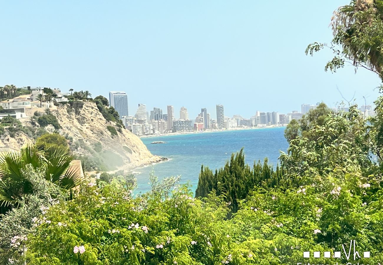 Ferienwohnung in Moraira - APARTAMENTO SUNLOFT - Das Apartment befindet sich in zentraler Lage, nur 200 m vom Strand entfernt.