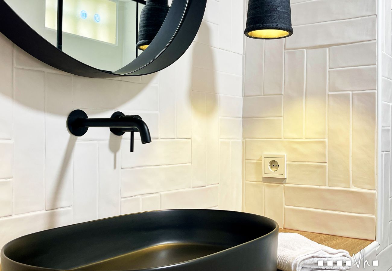 Modernes Badezimmer der Ferienwohnung The Moraira Collection 1 Moraira Costa Blanca