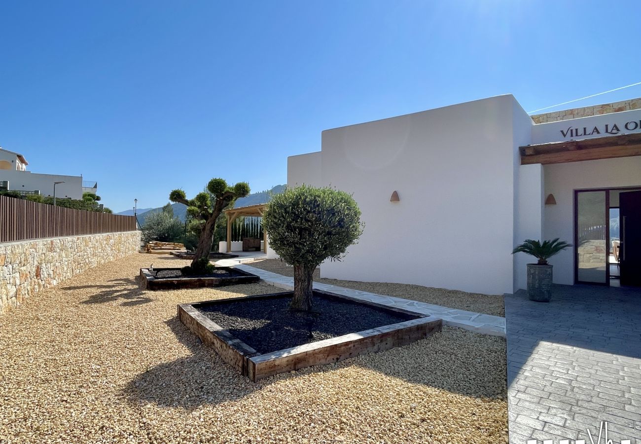 Villa in Pedreguer - Moderne Villa für 6 Personen mit privatem Pool und Bergblick  - LA OKSANA