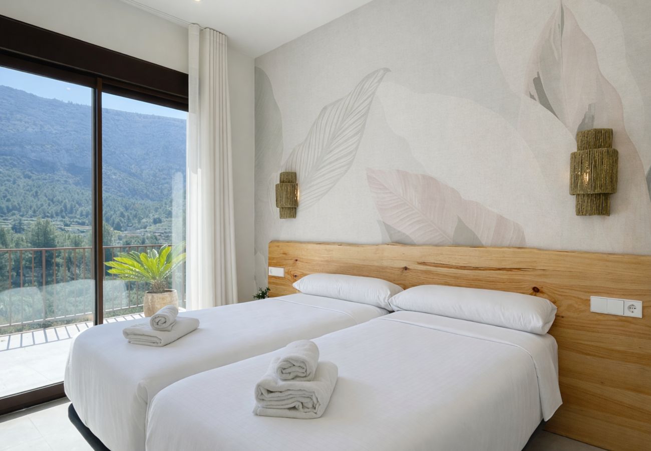 Villa in Pedreguer - Moderne Villa für 6 Personen mit privatem Pool und Bergblick  - LA OKSANA