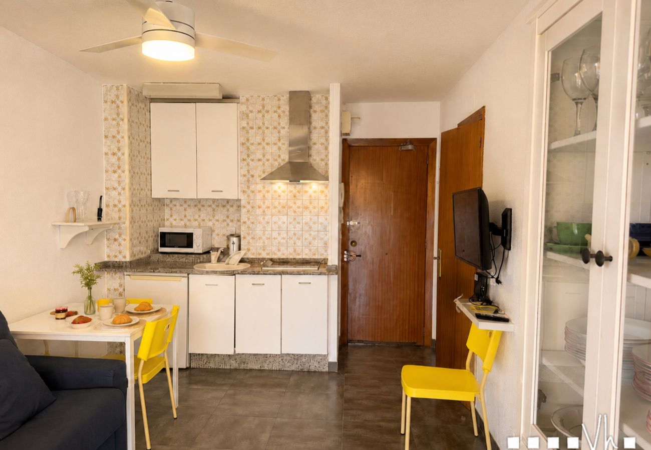 Ferienwohnung in Calpe / Calp - Apartment in erster Strandlinie in Calpe mit Meerblick und Pool - CLAUDIA
