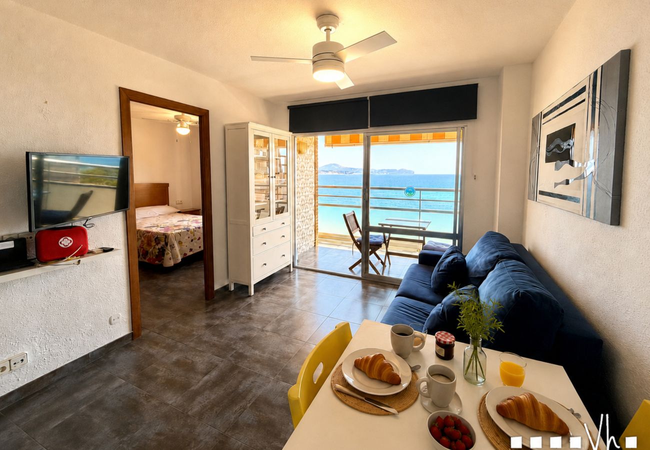 Ferienwohnung in Calpe / Calp - Apartment in erster Strandlinie in Calpe mit Meerblick und Pool - CLAUDIA