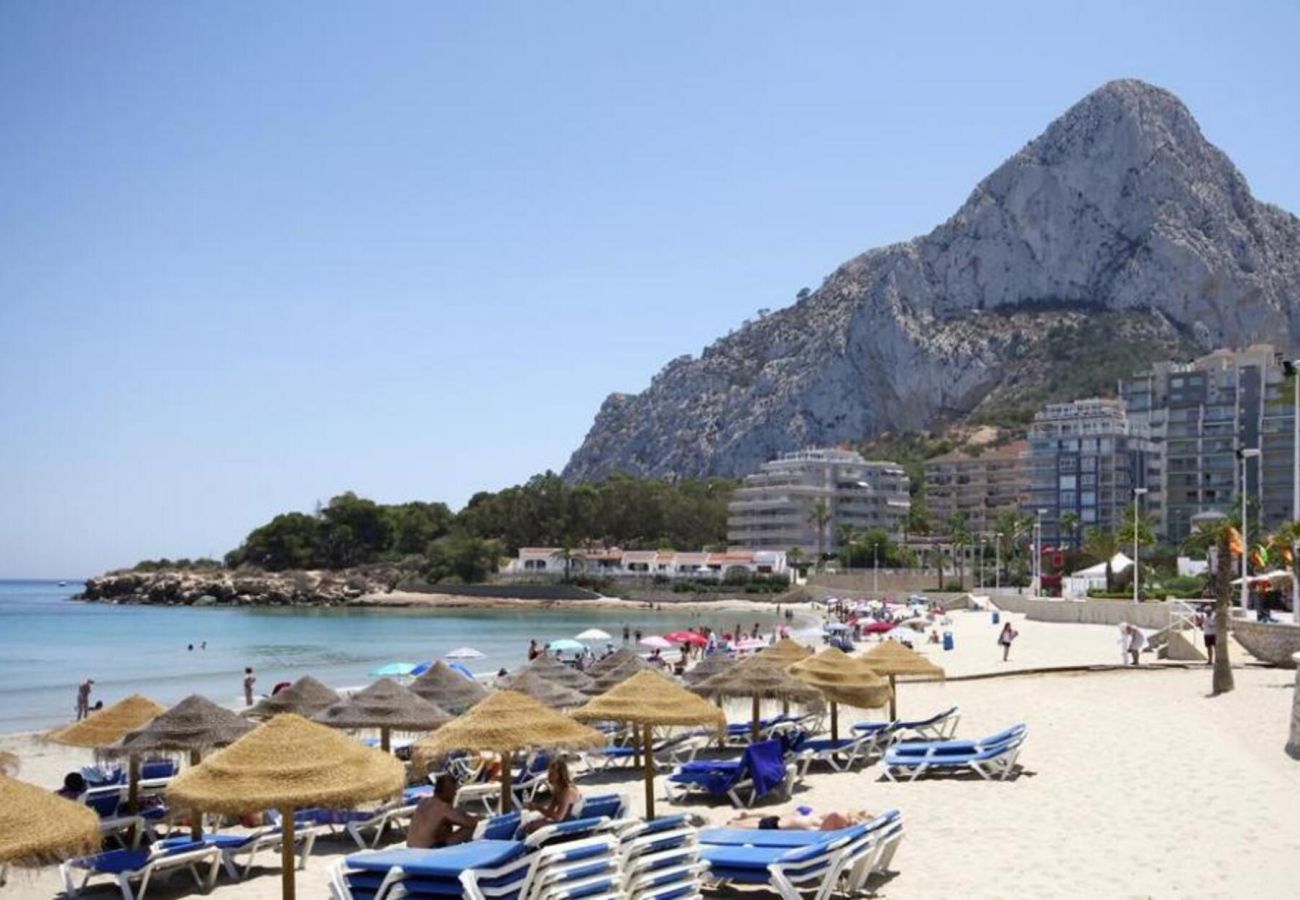 Ferienwohnung in Calpe / Calp - Apartment in erster Strandlinie in Calpe mit Meerblick und Pool - CLAUDIA