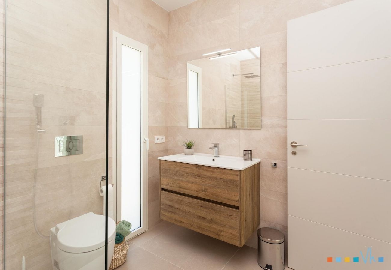 Villa in Pedreguer - CASA AMELIA- Spectacular modern villa with mountain views and capacity for six people. 
