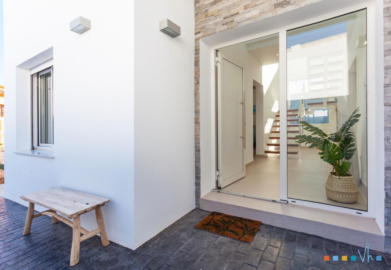 Villa in Pedreguer - CASA AMELIA- Spectacular modern villa with mountain views and capacity for six people. 