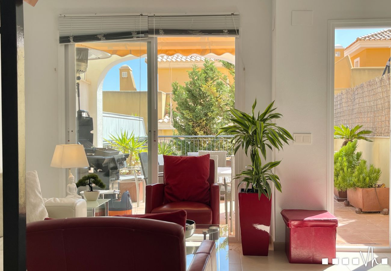 Terraced House in Calpe / Calp - MARYVILLA townhouse in Calpe &ndash; 3 bedrooms, sea views, 2 terraces, barbecue, air conditioning and Wi-Fi
