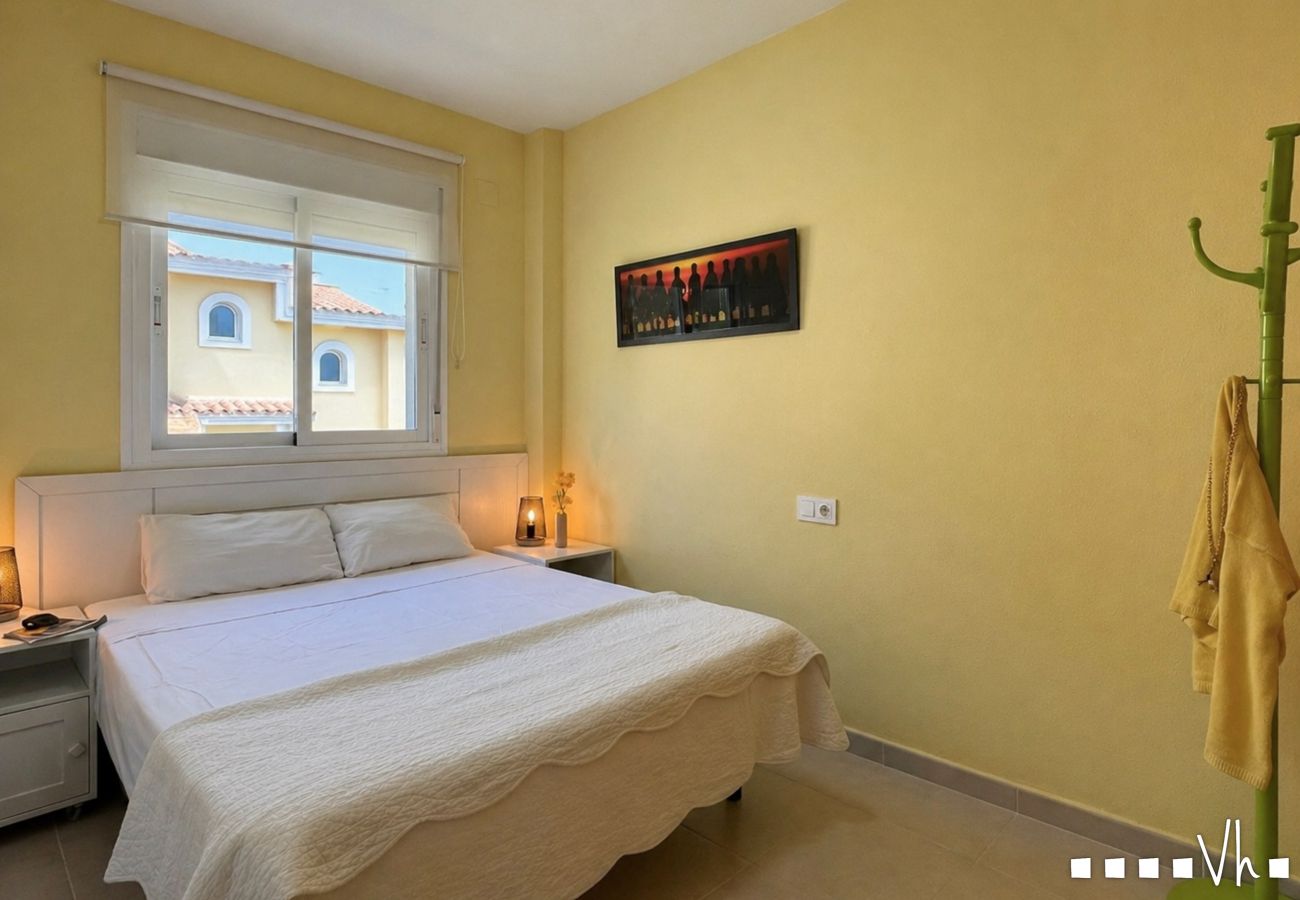 Terraced House in Calpe / Calp - MARYVILLA townhouse in Calpe &ndash; 3 bedrooms, sea views, 2 terraces, barbecue, air conditioning and Wi-Fi