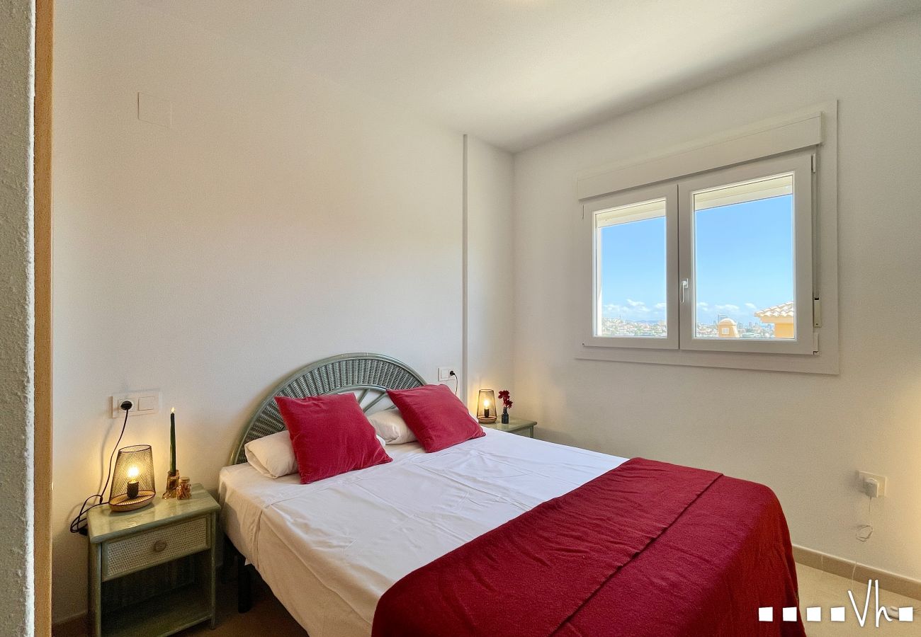 Terraced House in Calpe / Calp - MARYVILLA townhouse in Calpe &ndash; 3 bedrooms, sea views, 2 terraces, barbecue, air conditioning and Wi-Fi